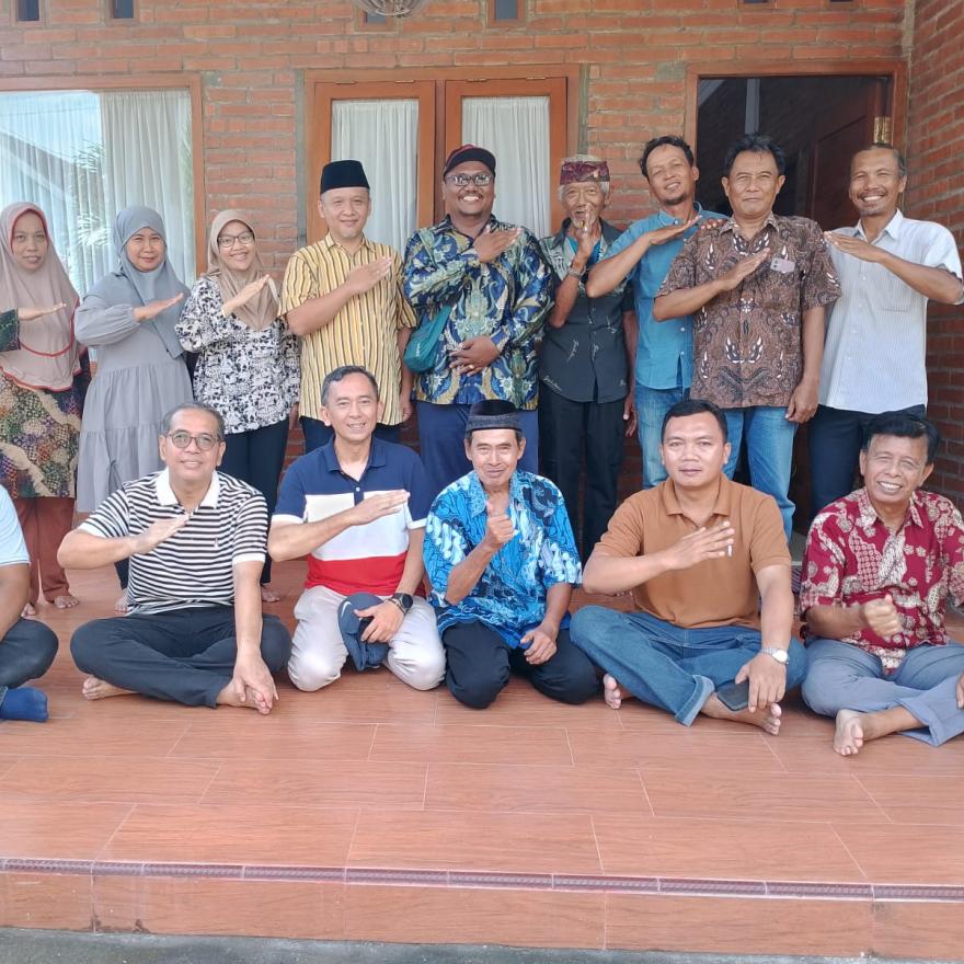 PENGURUS RW 53 PADUKUHAN SAMBILEGI LOR, MENDAPAT KUNJUNGAN DARI PERWAKILAN BUMN PT.PELINDO