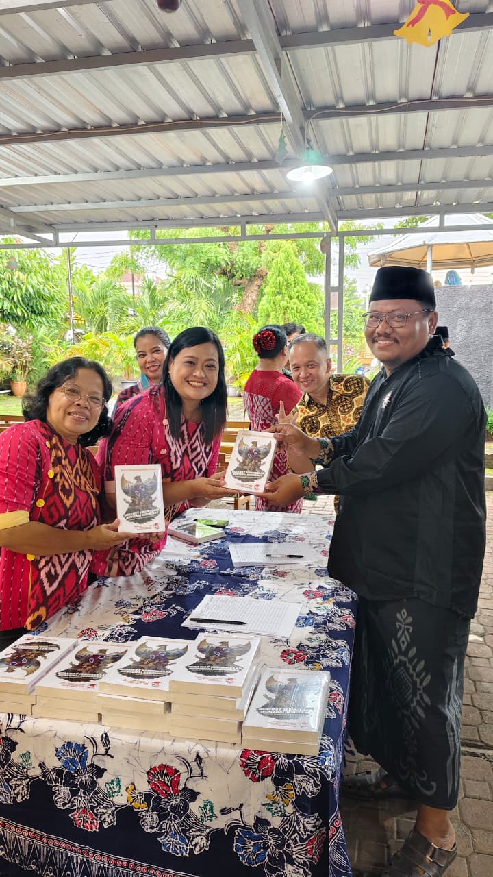 BERSAMA 200 TOKOH AGAMA, GUS MIFTAH NGABUBURIT DI GEREJA MARIA BUNDA ALLAH MAGUWOHARJO